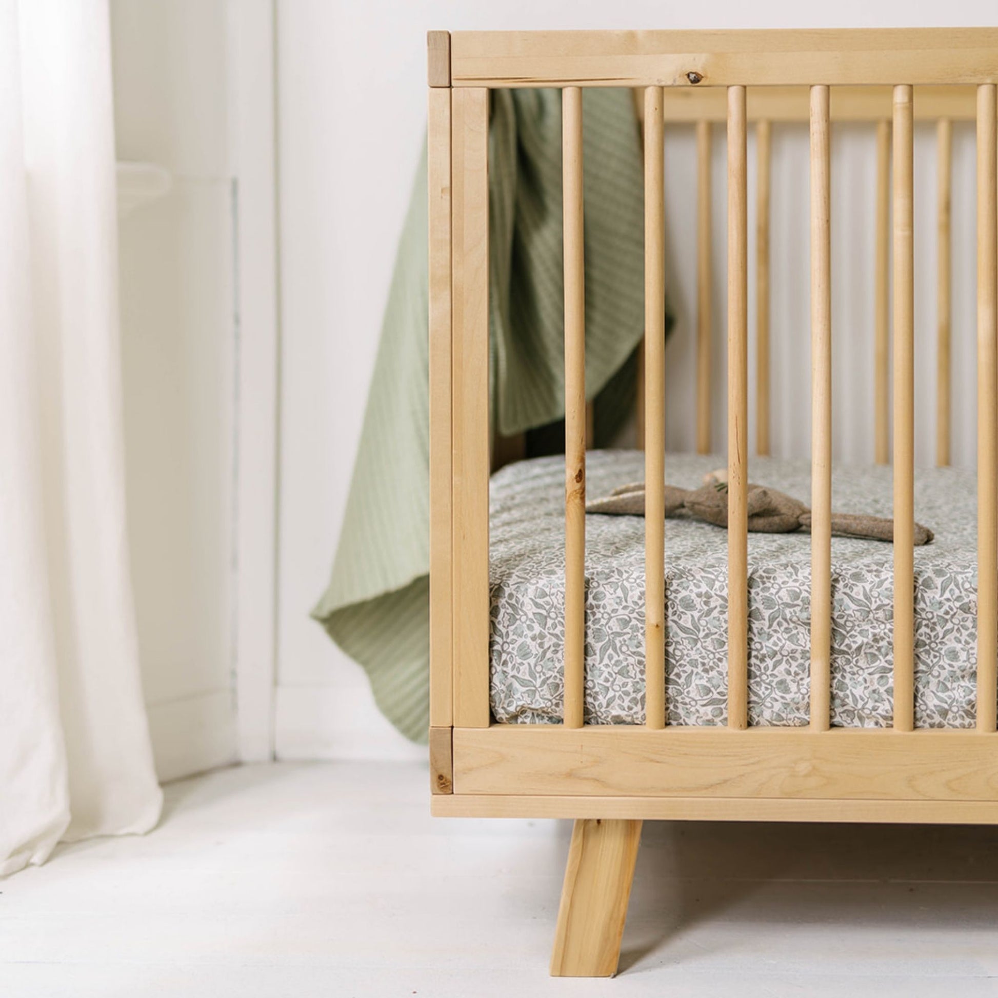 Evelyn Linen Cot/Bassinet Sheet