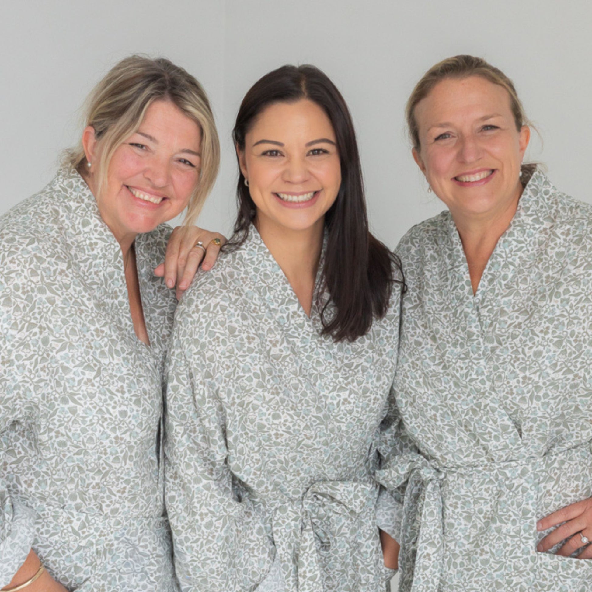 Evelyn Linen Robe