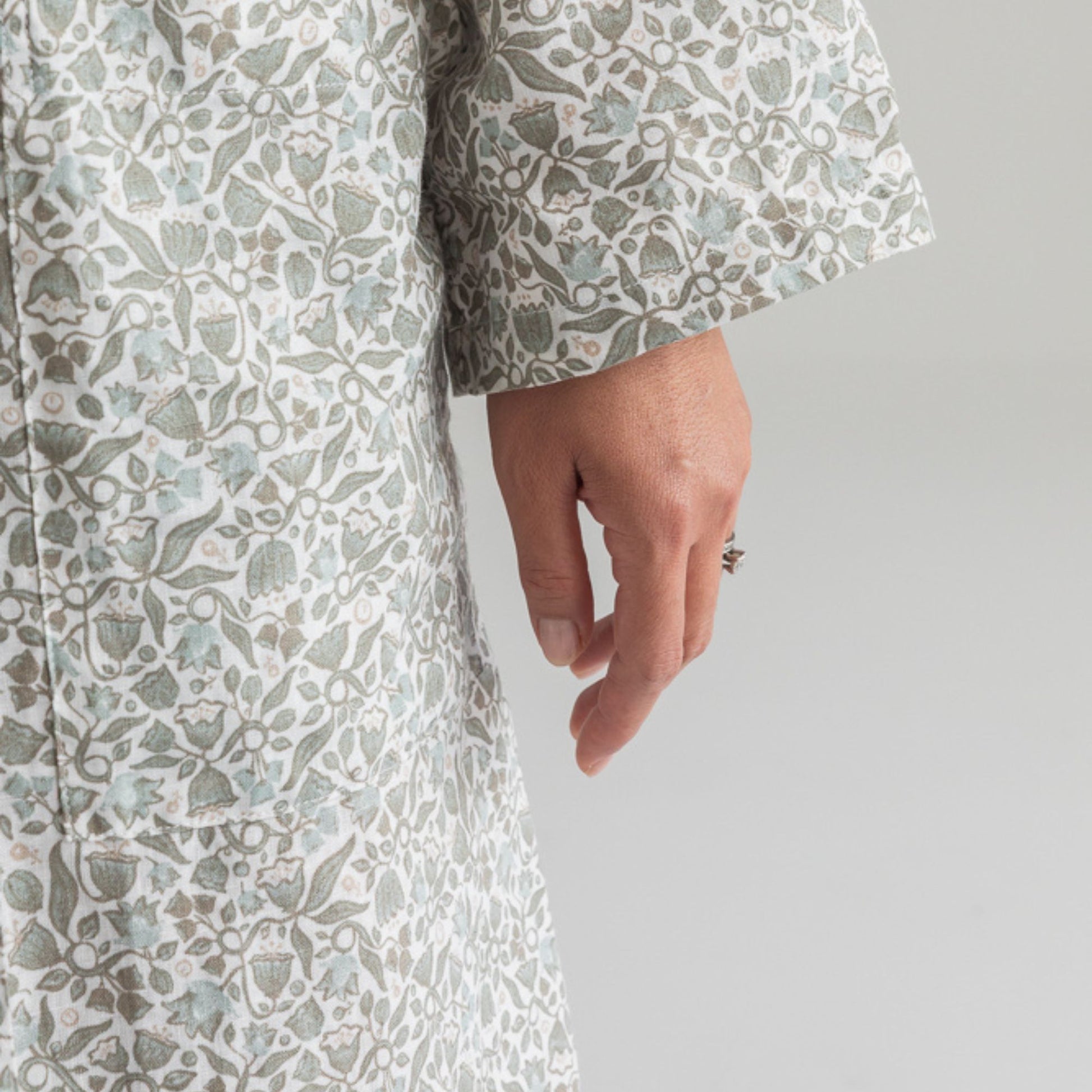 Evelyn Linen Robe