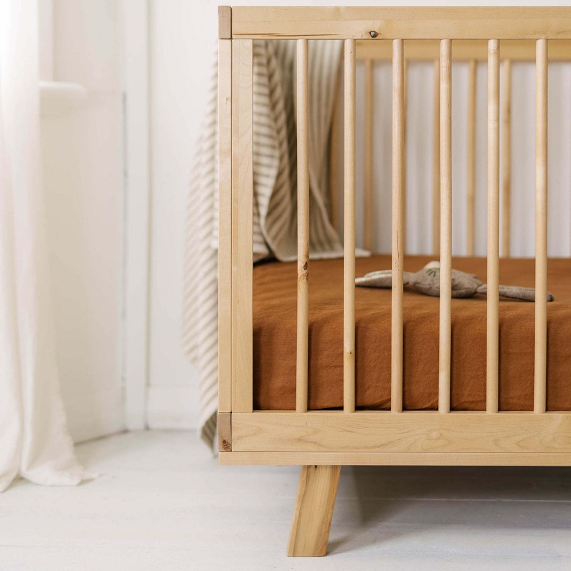 Tobacco Linen Cot/Bassinet Sheet