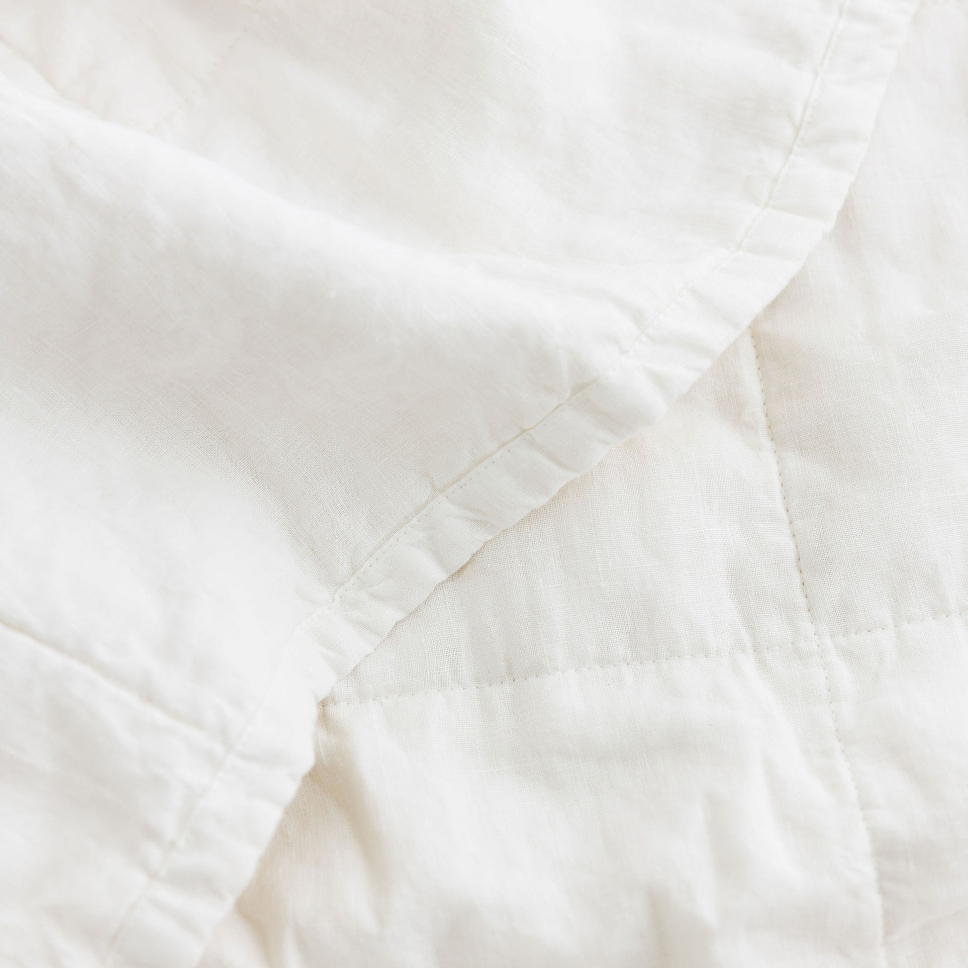 Brilliant White Linen Cot Quilt